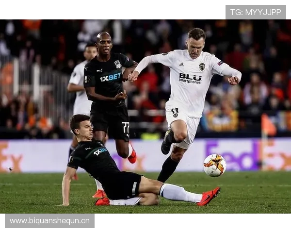 国际米兰进攻上限受限，中场创造力不足影响战术推进与得分效率