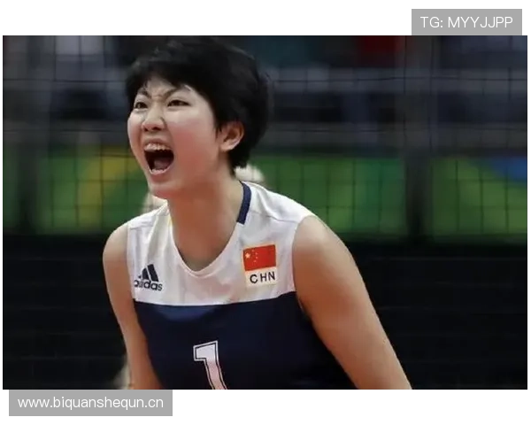 袁心玥训练到凌晨，隔天就穿着拖鞋上场，这气场真不一般！